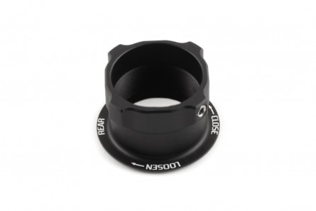 Rear SP Center Lock bearing preload system locked (BPS)